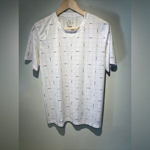 Nike white black legends graphic anti oder training shirt Med